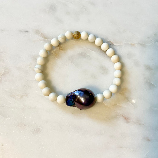 White Jade Stretchy Bracelet with Baroque Pearl